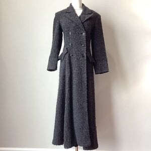 *Vintage* Long Grey / Black Boucle Coat from Newport News - Size 6P